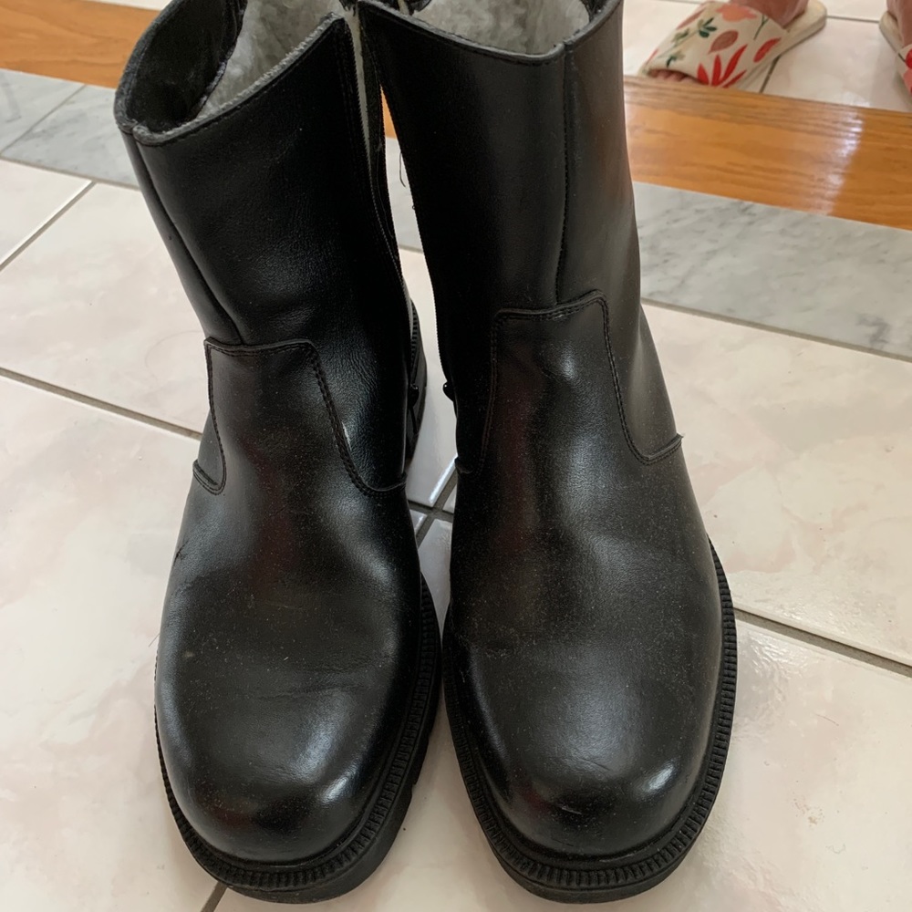 Stepwel boots black size 9 womens made in Canada
